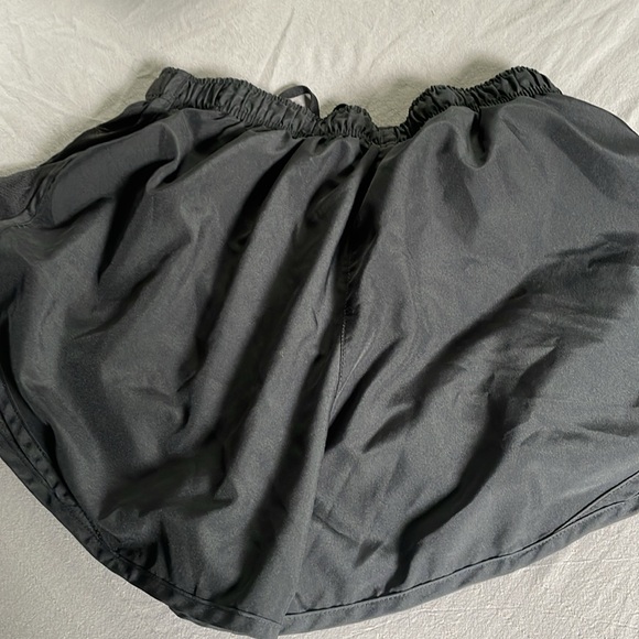Nike black womens size large dry fit shorts - Picture 6 of 6